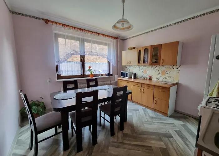 Wsi Spokojna...jura Rum i privatbostad